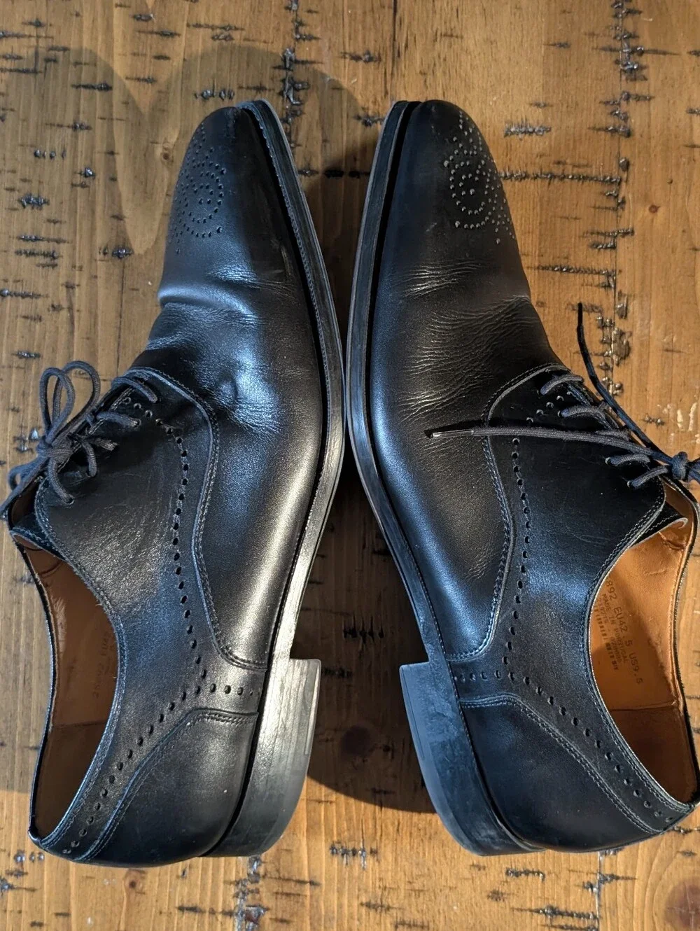 Magnanni 9.5 Black Henio Perforated Oxford